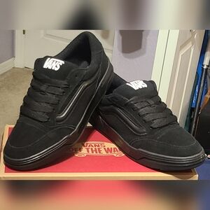 Vans Hylane Low "Black Out"  New In Original Box! M 9 & 10 / W 10.5 & 11.5